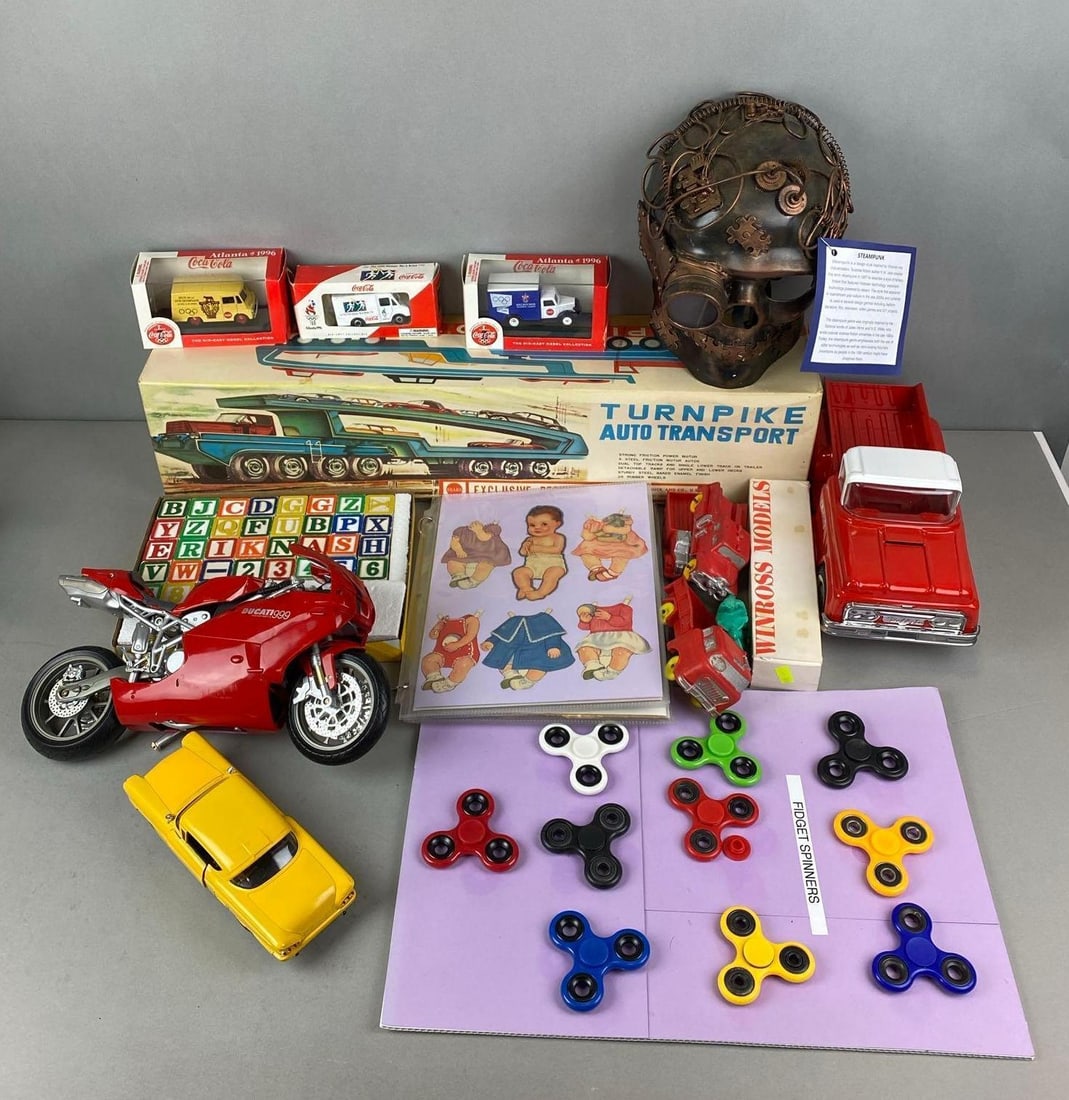 Group of Assorted Toys (1 of 3)