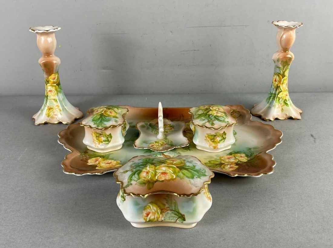 Group of Assorted Porcelain Dresser Items (1 of 4)