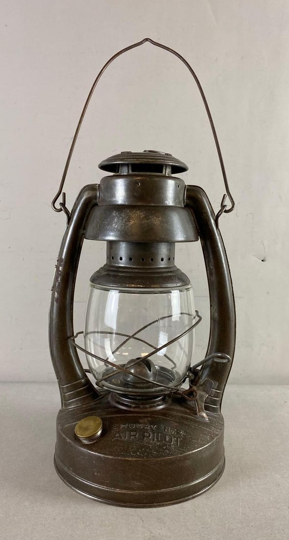 Vintage Embury No. 2 Air Pilot Kerosene Lantern (1 of 4)