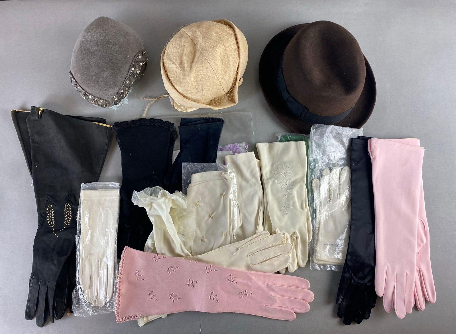 Group of Vintage Women Gloves and More (1 of 5)