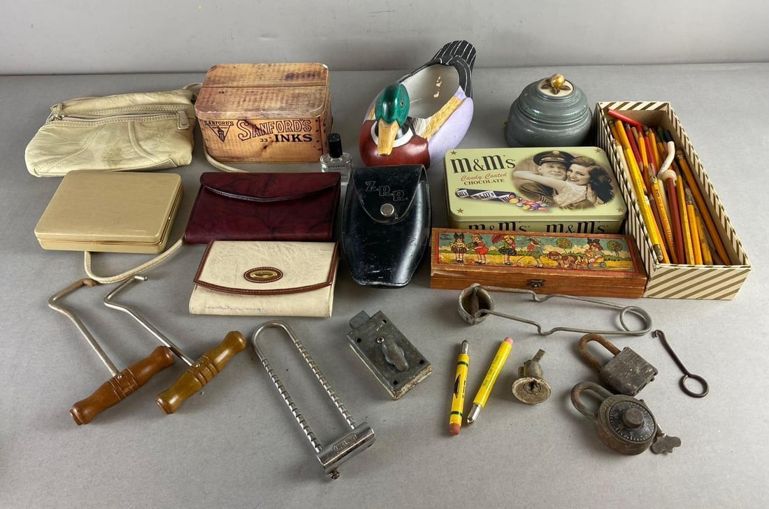 Group of Assorted Vintage School Accessories and More (1 of 3)