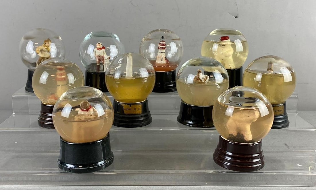 Group of Assorted Vintage Snow Globes (1 of 3)
