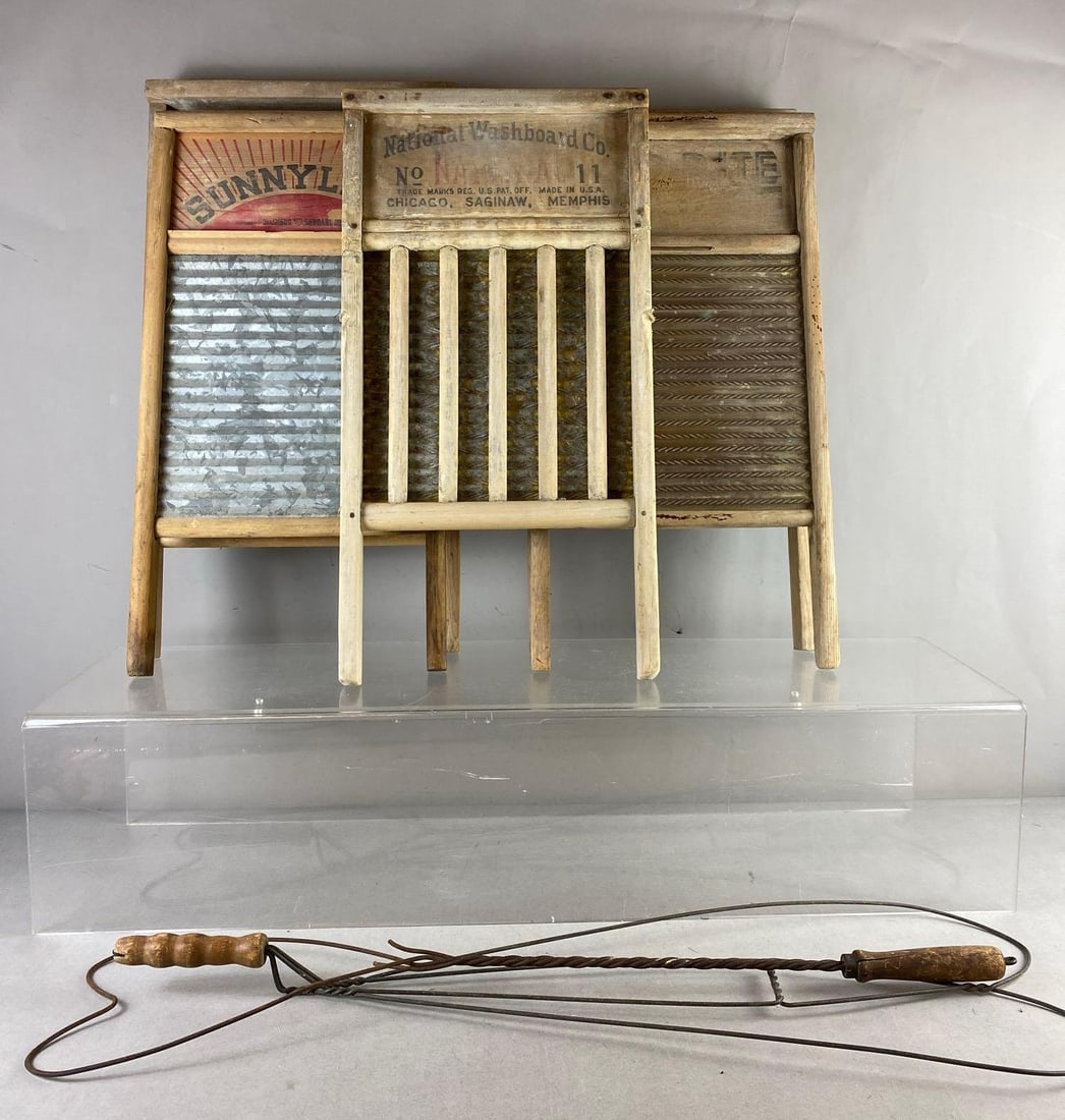 Group of Assorted Vintage Washboard and Rug Beaters (1 of 5)