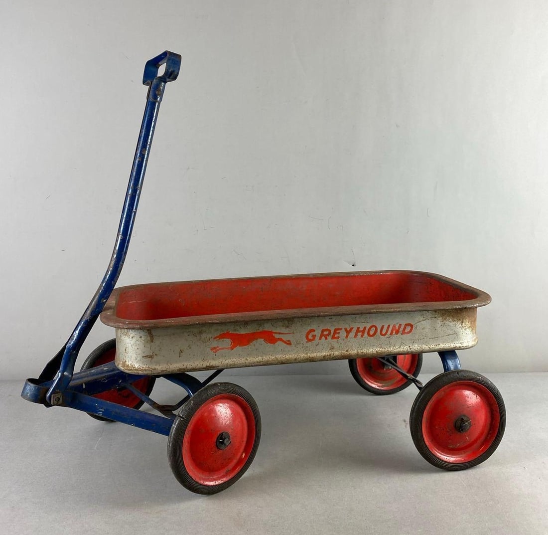 Vintage Hamilton Greyhound Pull Wagon (1 of 3)