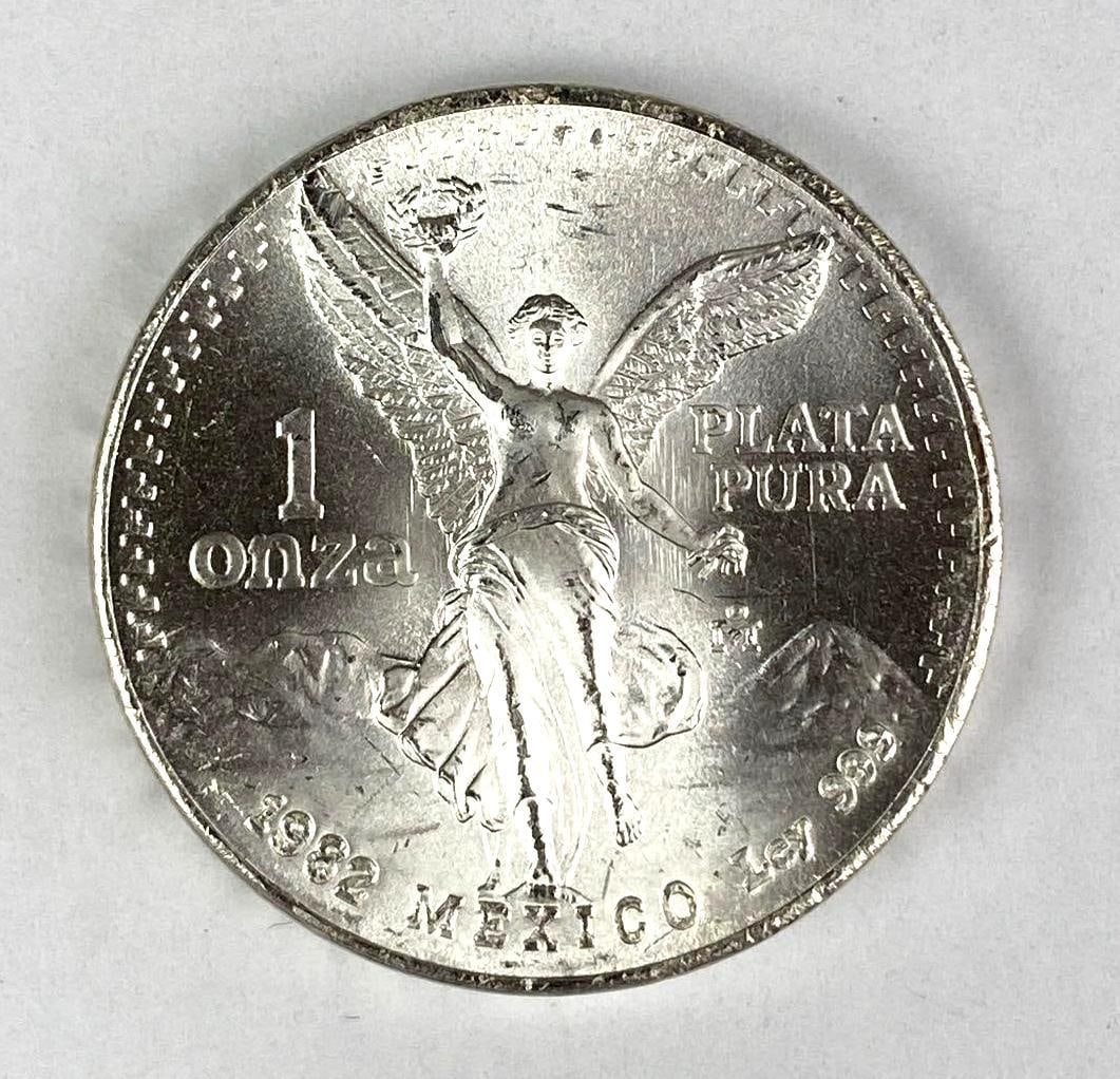 1982 Mexico Libertad 1 Onza 1 oz .999 Fine Silver Round (1 of 2)