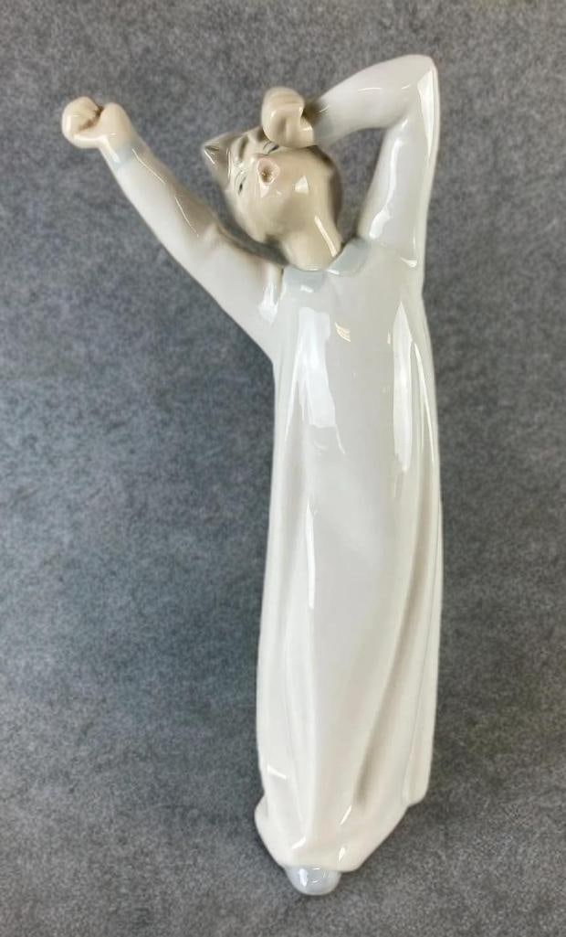 Vintage Lladro “Boy Yawning?? Porcelain Sculpture (1 of 4)