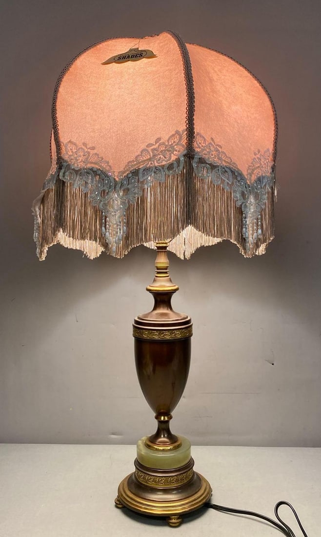 Vintage Stiffel Corintian Table Lamp (1 of 4)