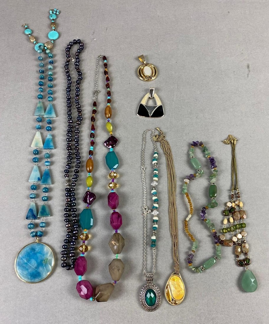 Group of Assorted Costume Jewelry: In-House Shipping Option: If you would like to use our in-house shipping service, please select “Arrange My Own Shipping” when paying your invoice. After payment, our in-house shipping team