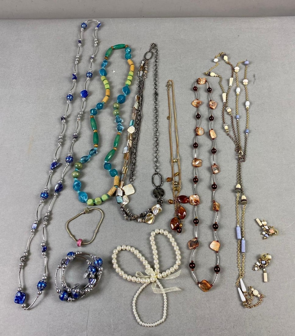 Group of Assorted Costume Jewelry: In-House Shipping Option: If you would like to use our in-house shipping service, please select “Arrange My Own Shipping” when paying your invoice. After payment, our in-house shipping team