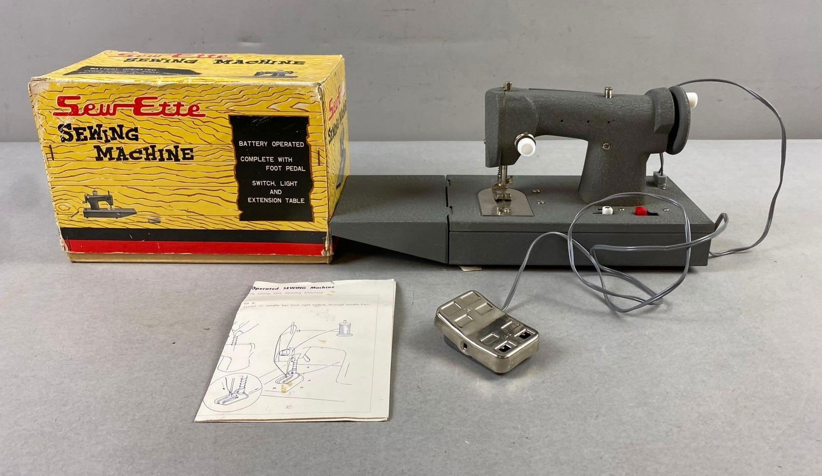 Vintage Japan Sew Ette Sewing Machine (1 of 5)