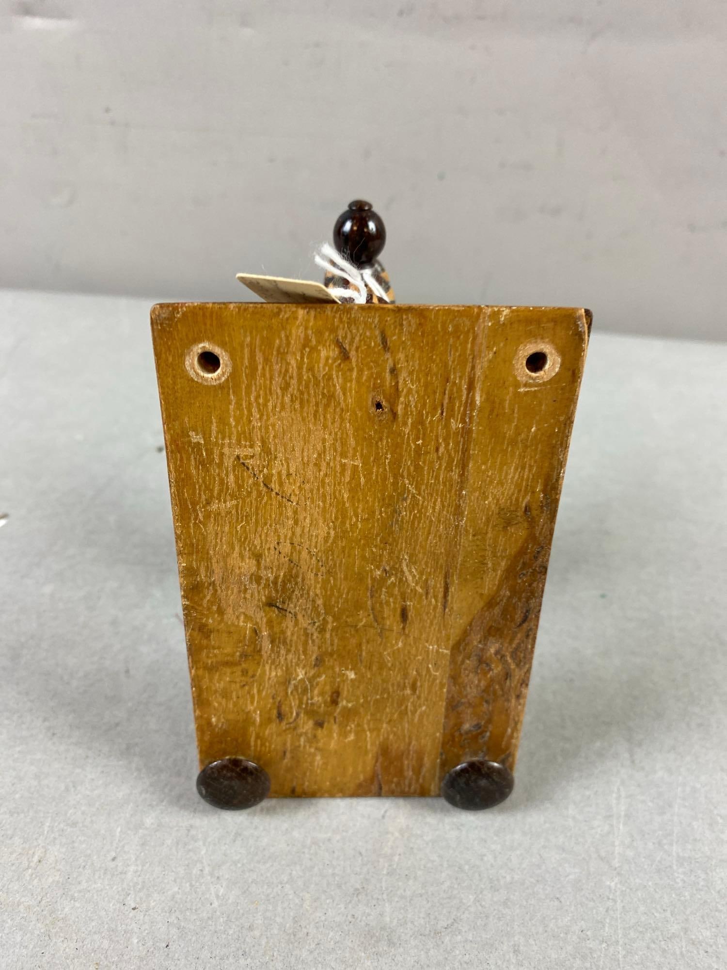 Vintage Tunbridge Thread Holder - 3