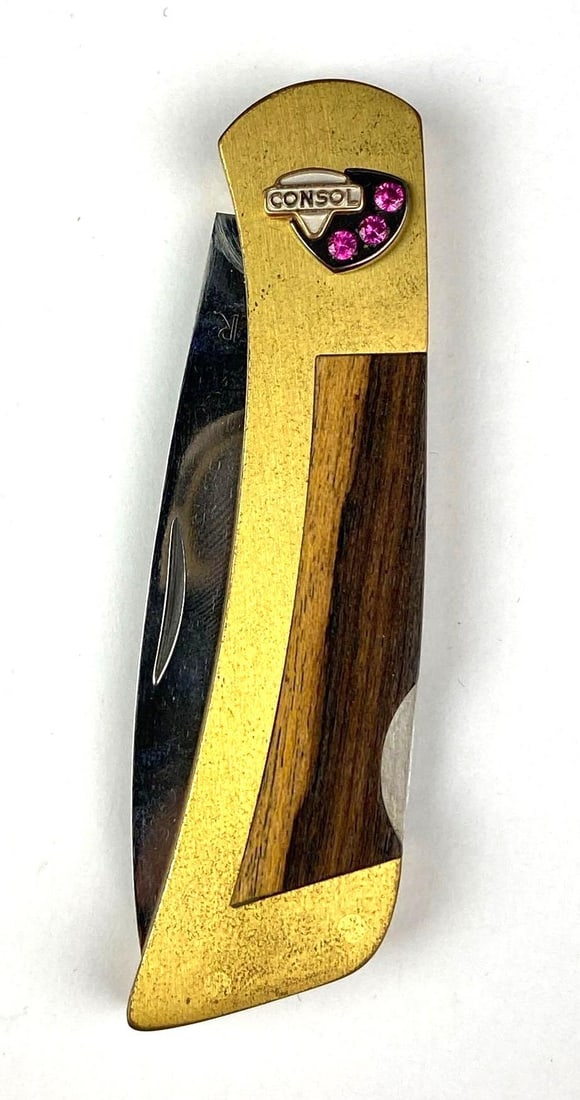 Gerber Consol Company Pocket Knife with Rubies: In-House Shipping Option: If you would like to use our in-house shipping service, please select “Arrange My Own Shipping” when paying your invoice. After payment, our in-house shipping team wi