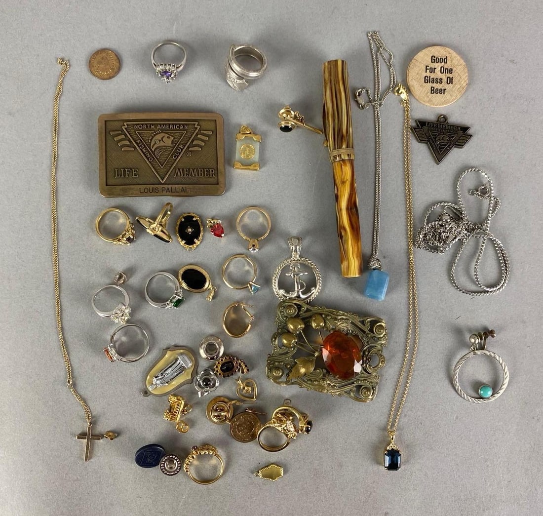 Group of Assorted Costume Jewelry: In-House Shipping Option: If you would like to use our in-house shipping service, please select “Arrange My Own Shipping” when paying your invoice. After payment, our in-house shipping tea