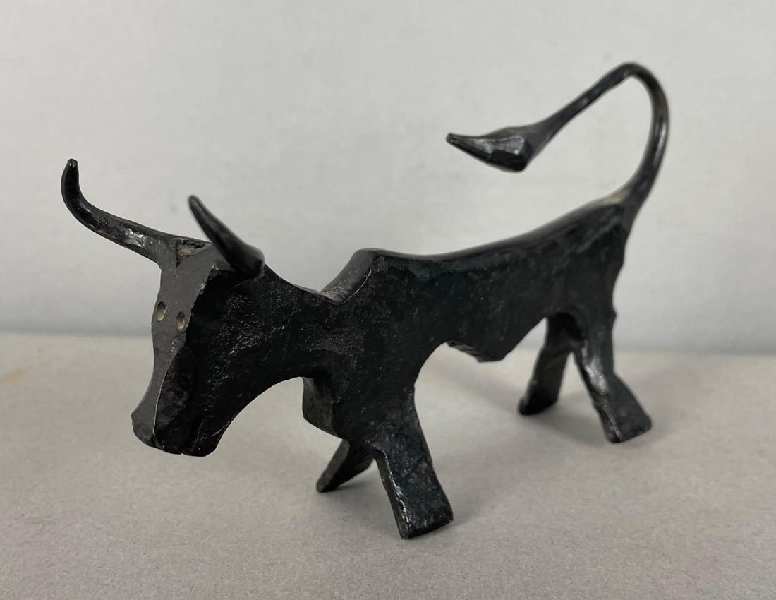 Cast Iron Steer Figure (1 of 2)