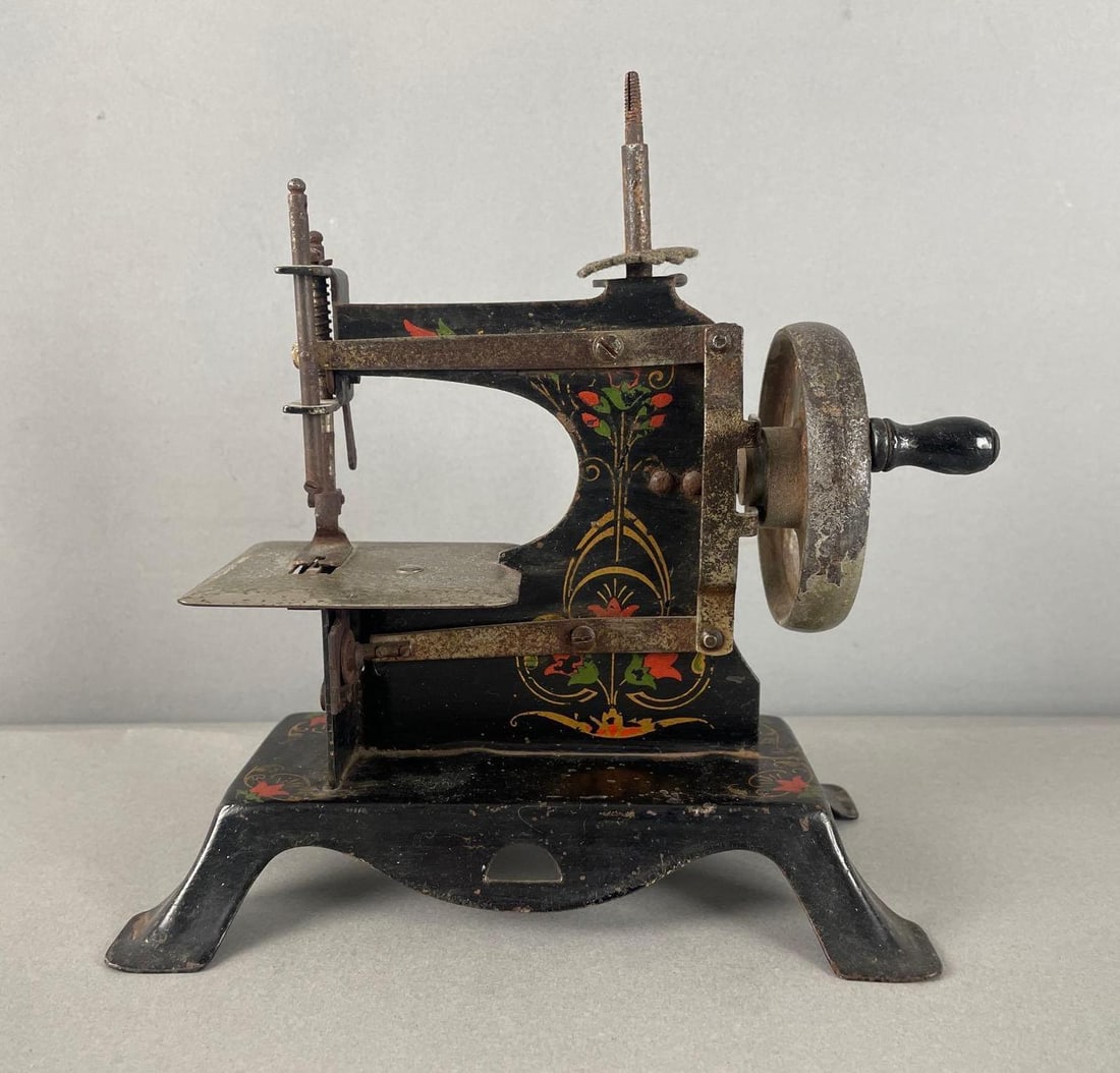 Antique Metal Toy Sewing Machine (1 of 3)