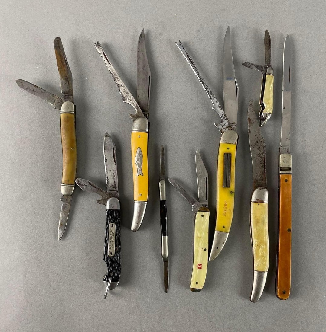 Group of Vintage Folding Knives: In-House Shipping Option: If you would like to use our in-house shipping service, please select “Arrange My Own Shipping” when paying your invoice. After payment, our in-house shipping team wi