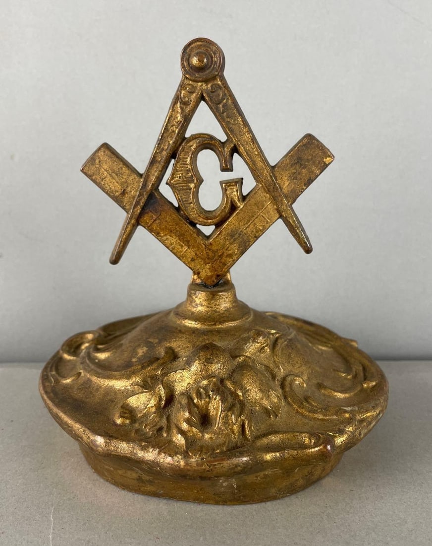 Vintage Brass Masonic Humidor Lid: In-House Shipping Option: If you would like to use our in-house shipping service, please select “Arrange My Own Shipping” when paying your invoice. After payment, our in-house shipping team wi