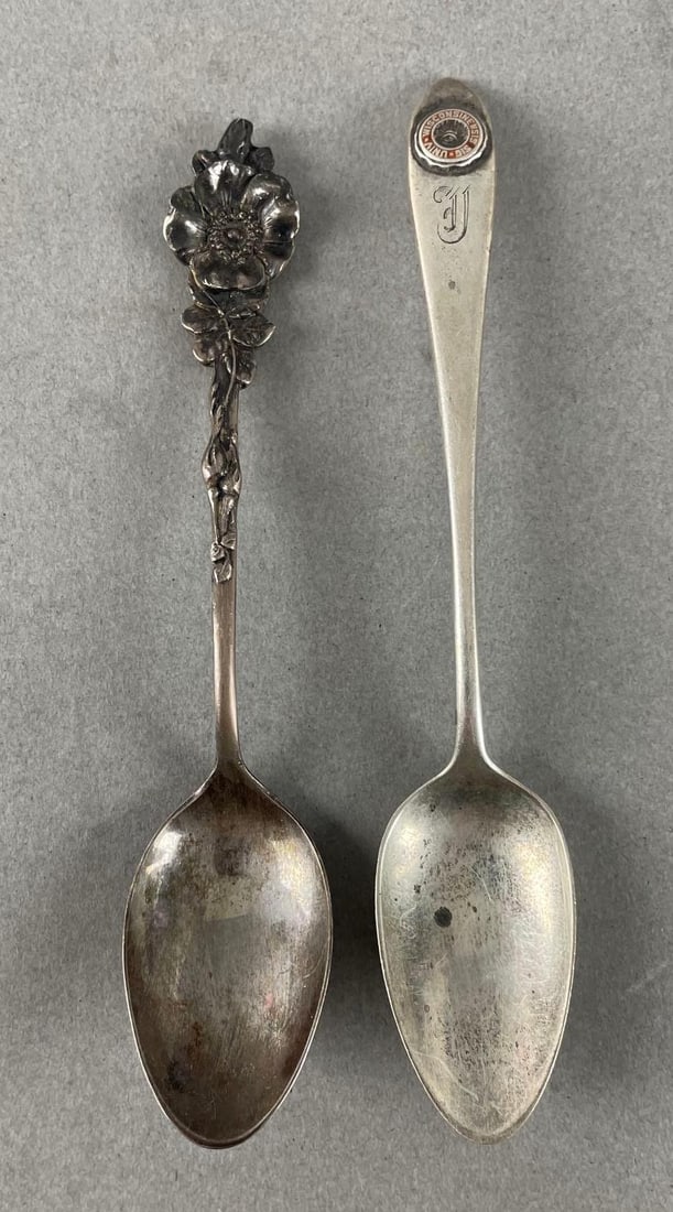 Group of 2 Vintage Sterling Silver Souvenir Spoons (1 of 2)