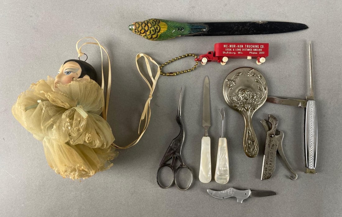 Group of Vintage Toiletry Items and More: In-House Shipping Option: If you would like to use our in-house shipping service, please select “Arrange My Own Shipping” when paying your invoice. After payment, our in-house shipping team wi