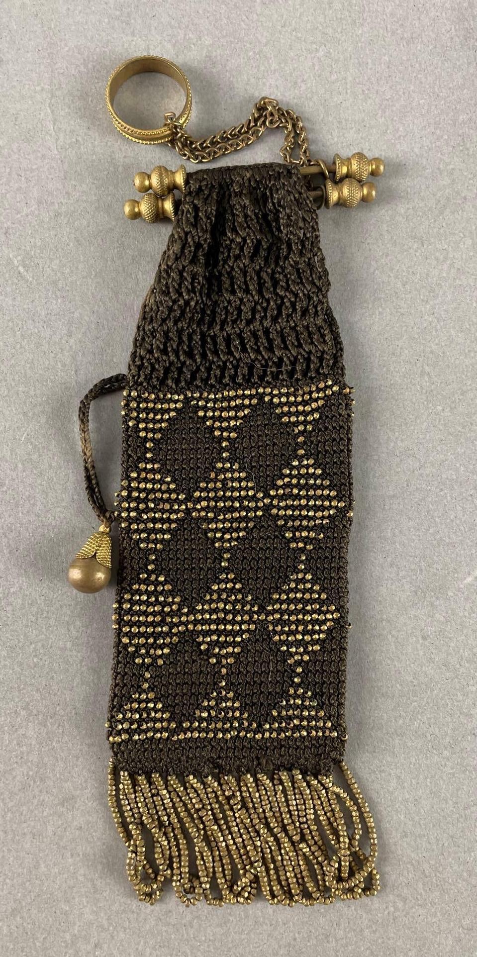 Beaded Crochet Miser's Purse with Ring (1 of 3)