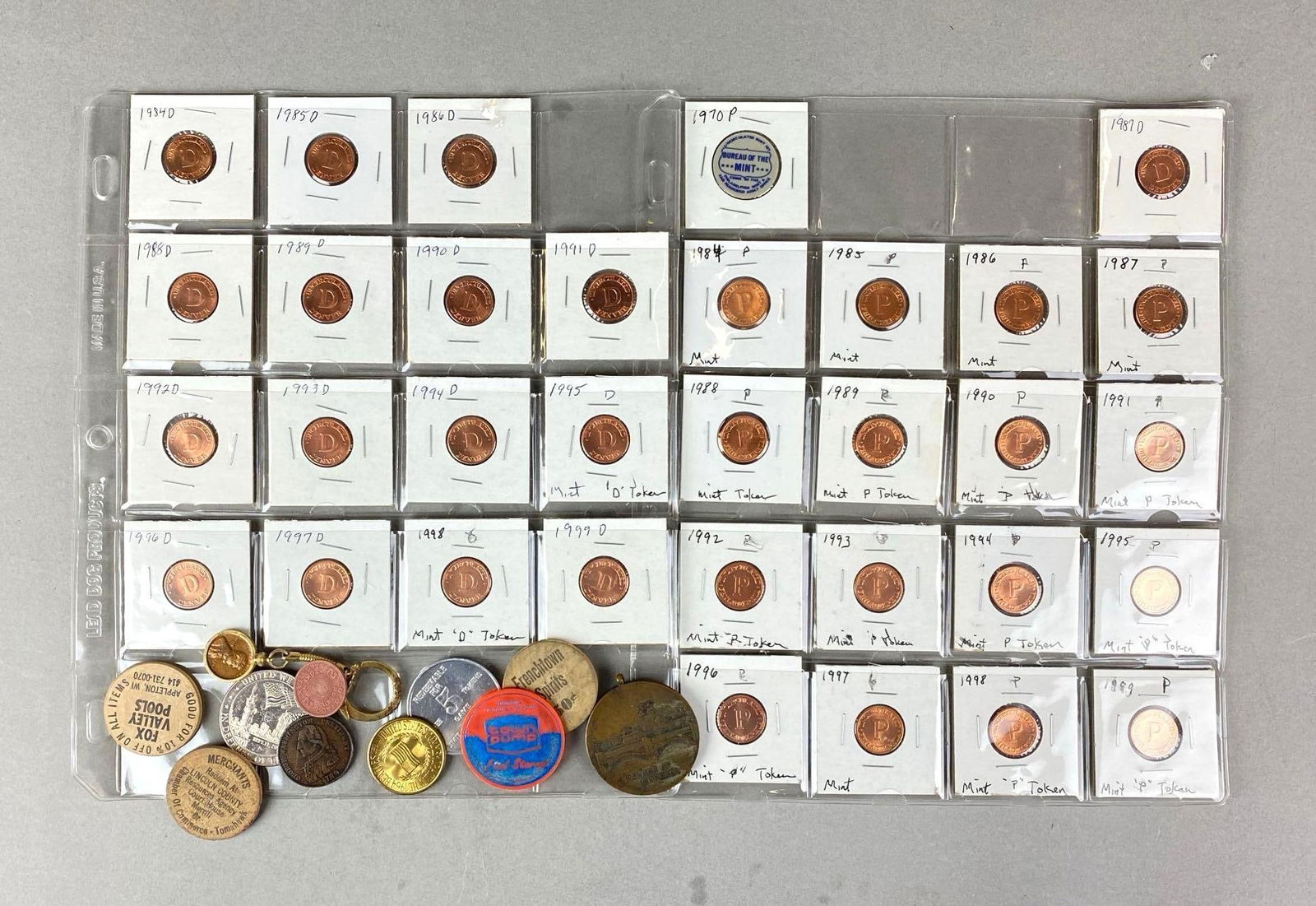 Group of 32 US Mint Treasury Denver and Philadelphia UNC Tokens and More: In-House Shipping Option: If you would like to use our in-house shipping service, please select “Arrange My Own Shipping” when paying your invoice. After payment, our in-house shipping team wi