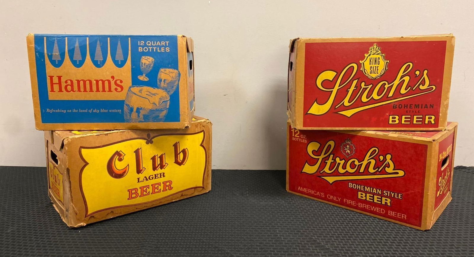 Group of 4 Vintage Beer Crates (1 of 5)