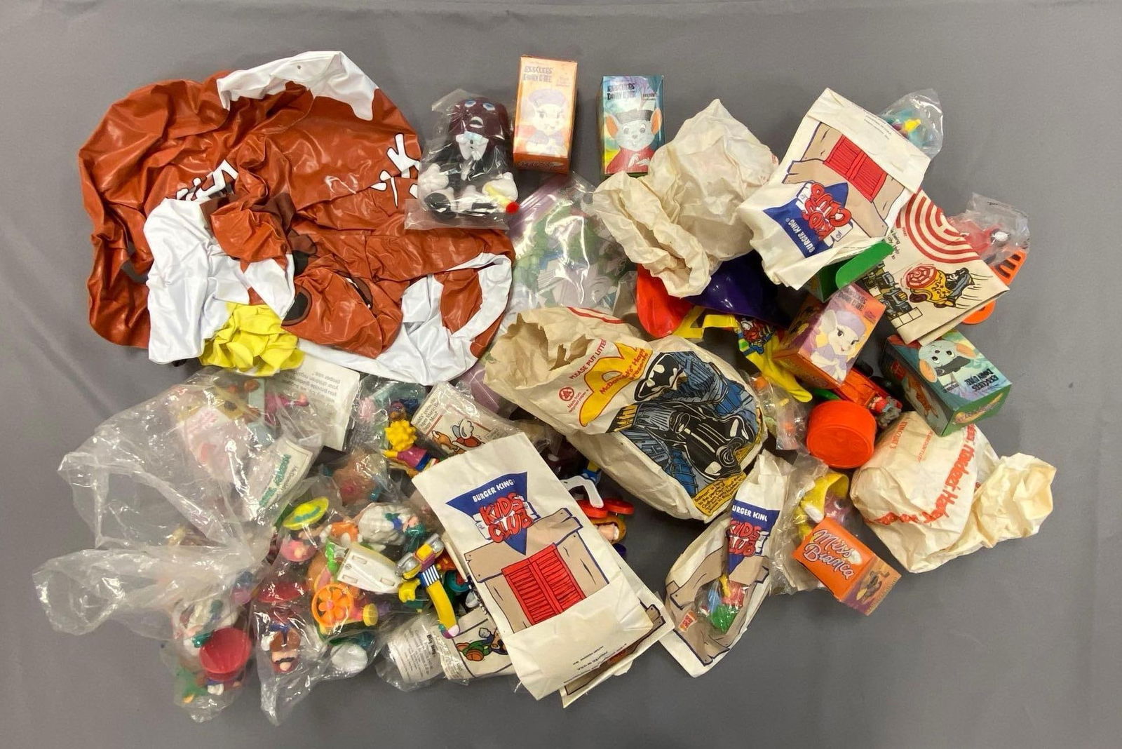 Group of Assorted Burger King and McDonalds Toy Premiums: In-House Shipping Option: If you would like to use our in-house shipping service, please select “Arrange My Own Shipping” when paying your invoice. After payment, our in-house shipping team wi