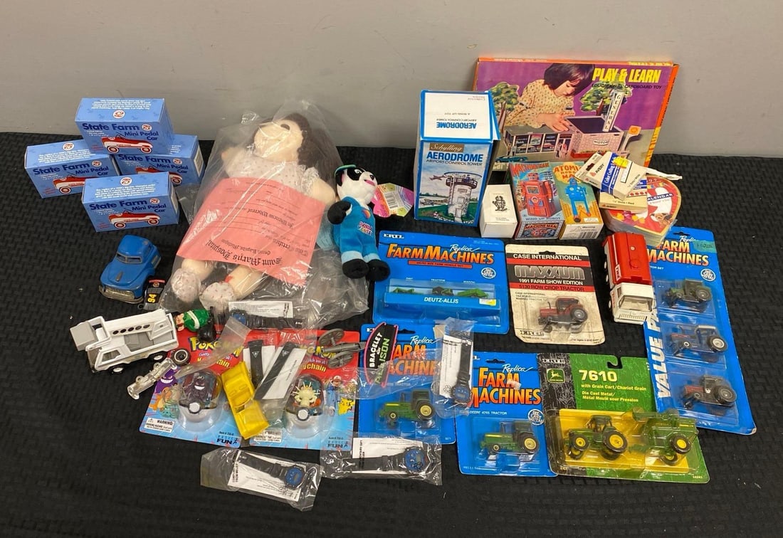 Group of Assorted Toys (1 of 3)