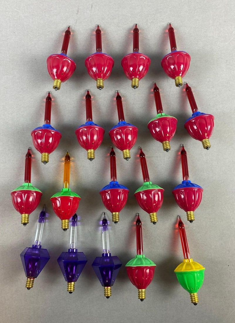 Group of Vintage Christmas Bubble Lights: In-House Shipping Option: If you would like to use our in-house shipping service, please select “Arrange My Own Shipping” when paying your invoice. After payment, our in-house shipping team wi