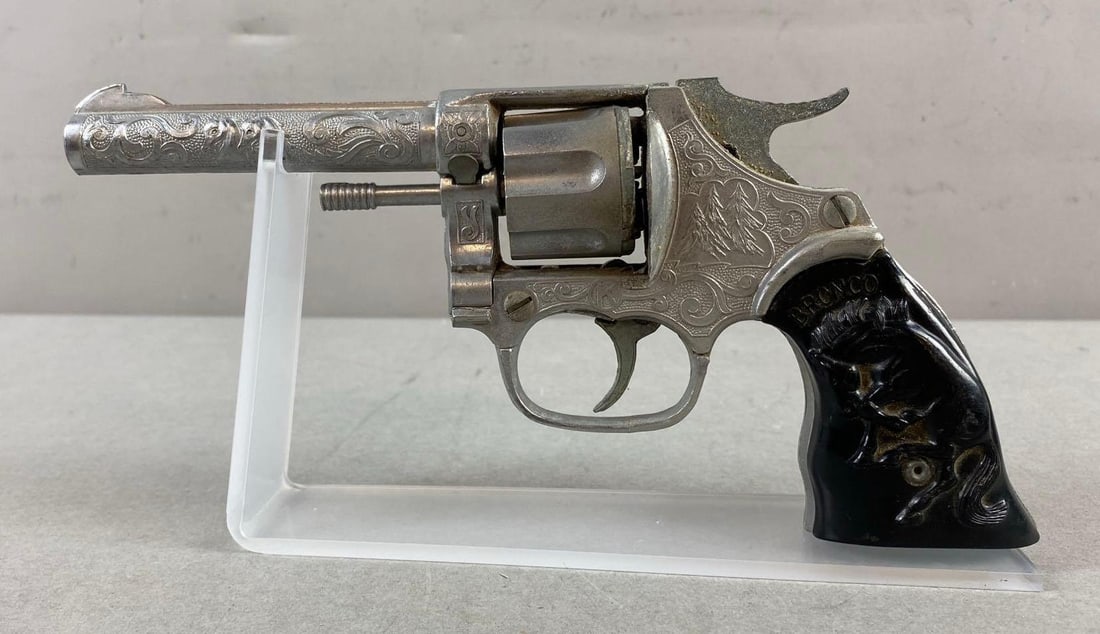 Vintage 1955 Kilgore “Bronco?? Cap Revolver: In-House Shipping Option: If you would like to use our in-house shipping service, please select “Arrange My Own Shipping” when paying your invoice. After payment, our in-house shipping team wi
