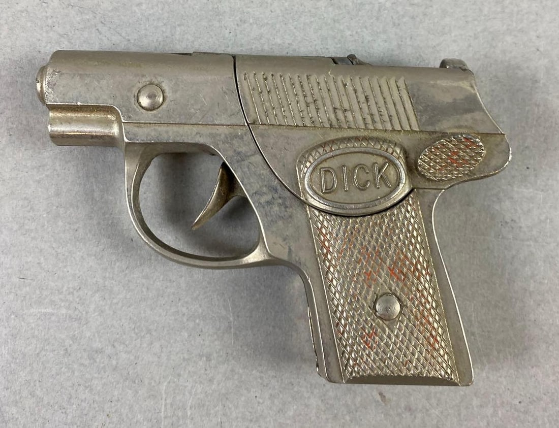 Vintage 1950’s Hubley “Dick Tracy?? Cap Pistol: In-House Shipping Option: If you would like to use our in-house shipping service, please select “Arrange My Own Shipping” when paying your invoice. After payment, our in-house shipping team wi