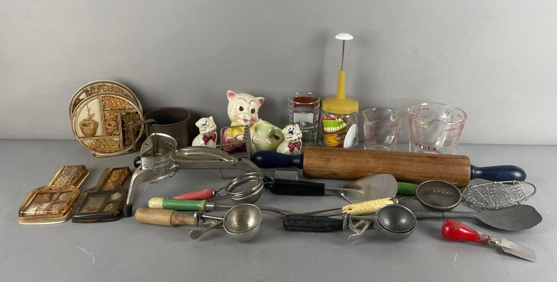 Group of Vintage Kitchen Utensils: In-House Shipping Option: If you would like to use our in-house shipping service, please select “Arrange My Own Shipping” when paying your invoice. After payment, our in-house shipping team wi