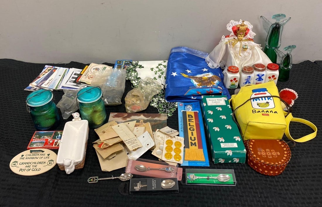 Group of Assorted World souvenirs (1 of 4)