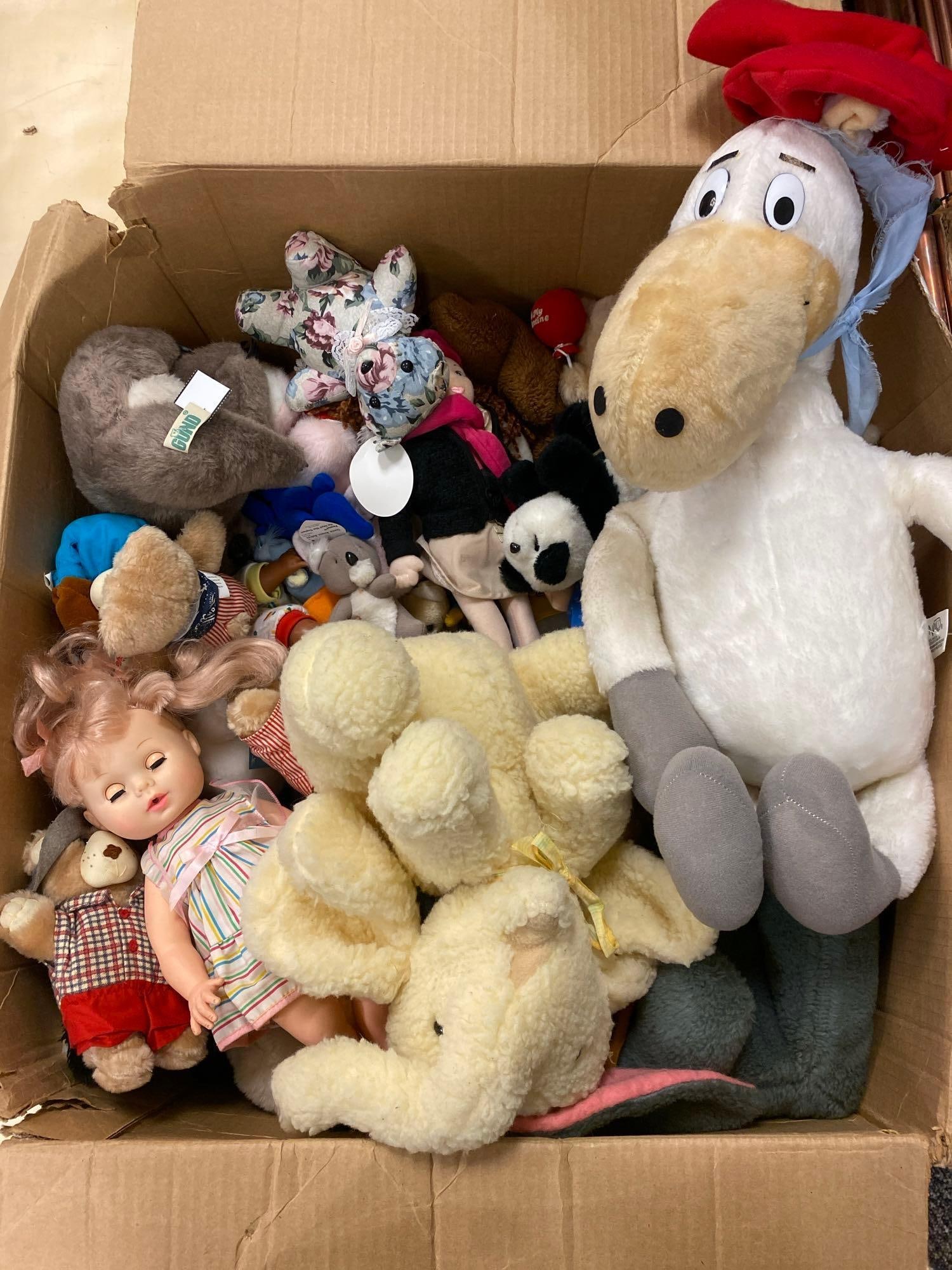 Group of Assorted Plushys (1 of 3)