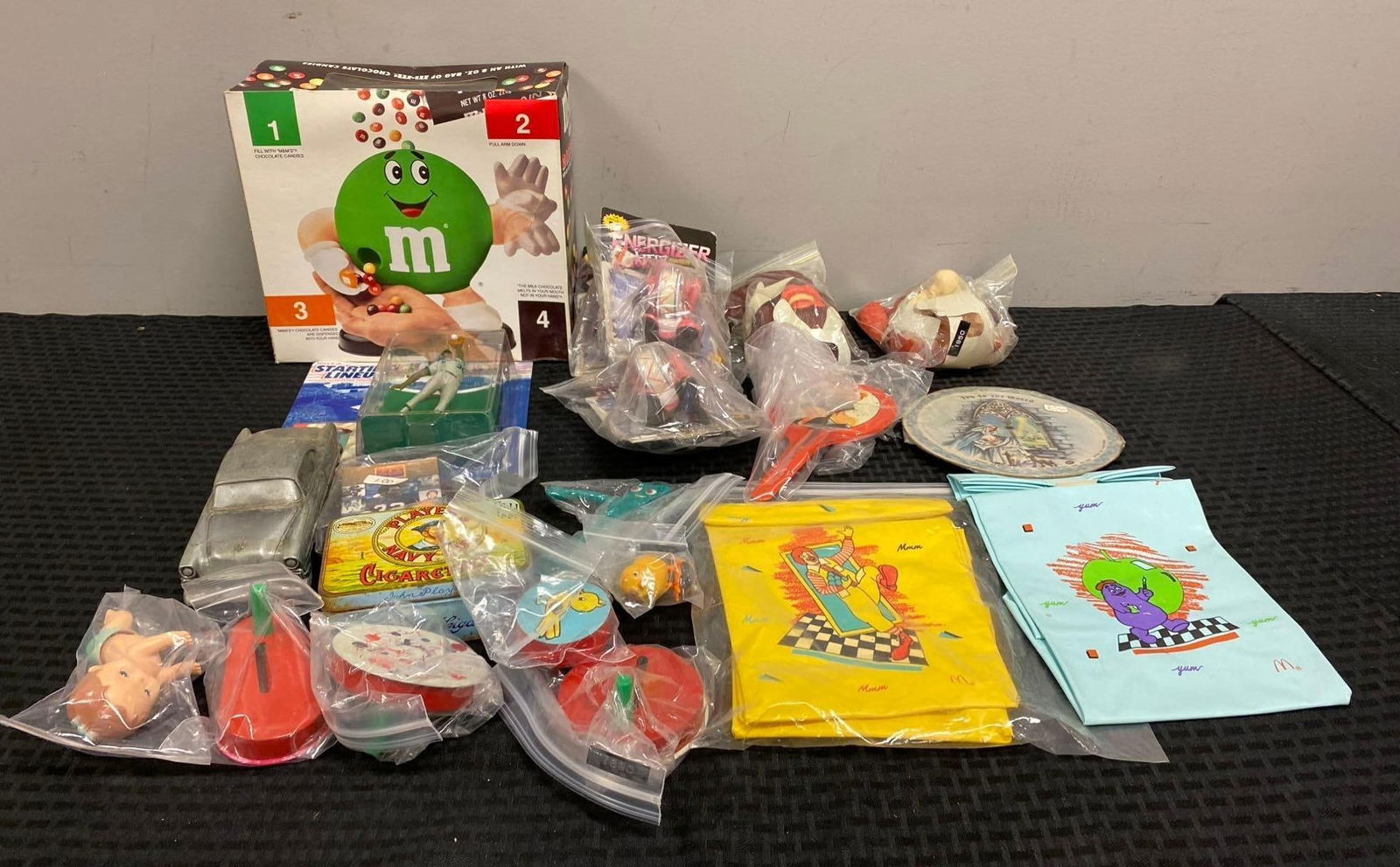 Group of Assorted Items: In-House Shipping Option: If you would like to use our in-house shipping service, please select “Arrange My Own Shipping” when paying your invoice. After payment, our in-house shipping team wi