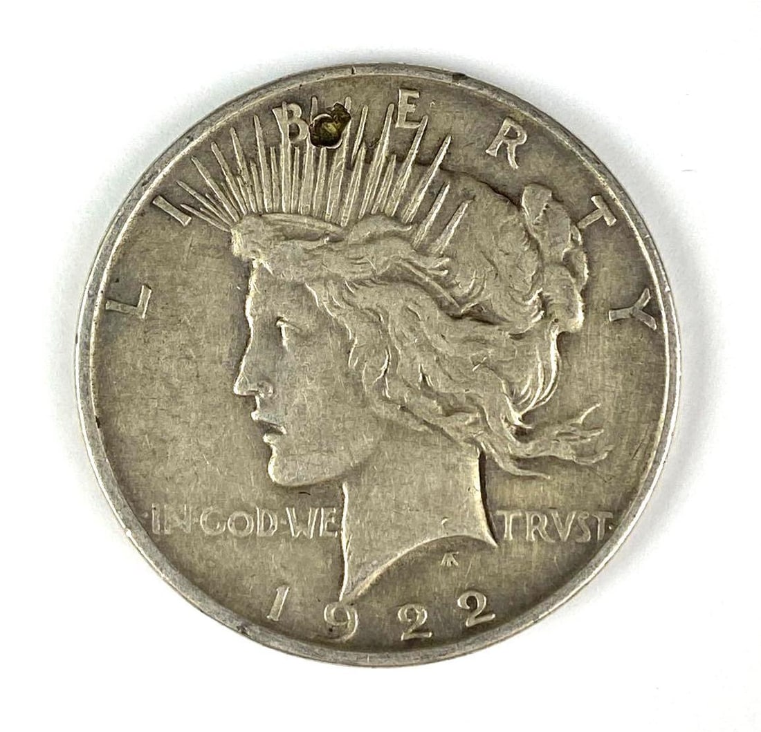 1922 US Peace Silver Dollar (1 of 2)
