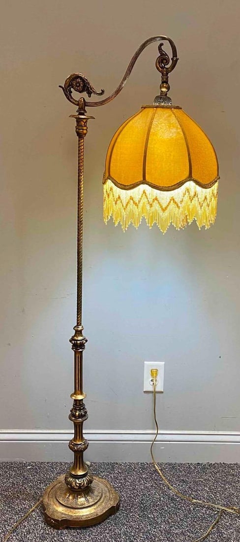 Benko Resin Victorian Style Floor lamp (1 of 4)