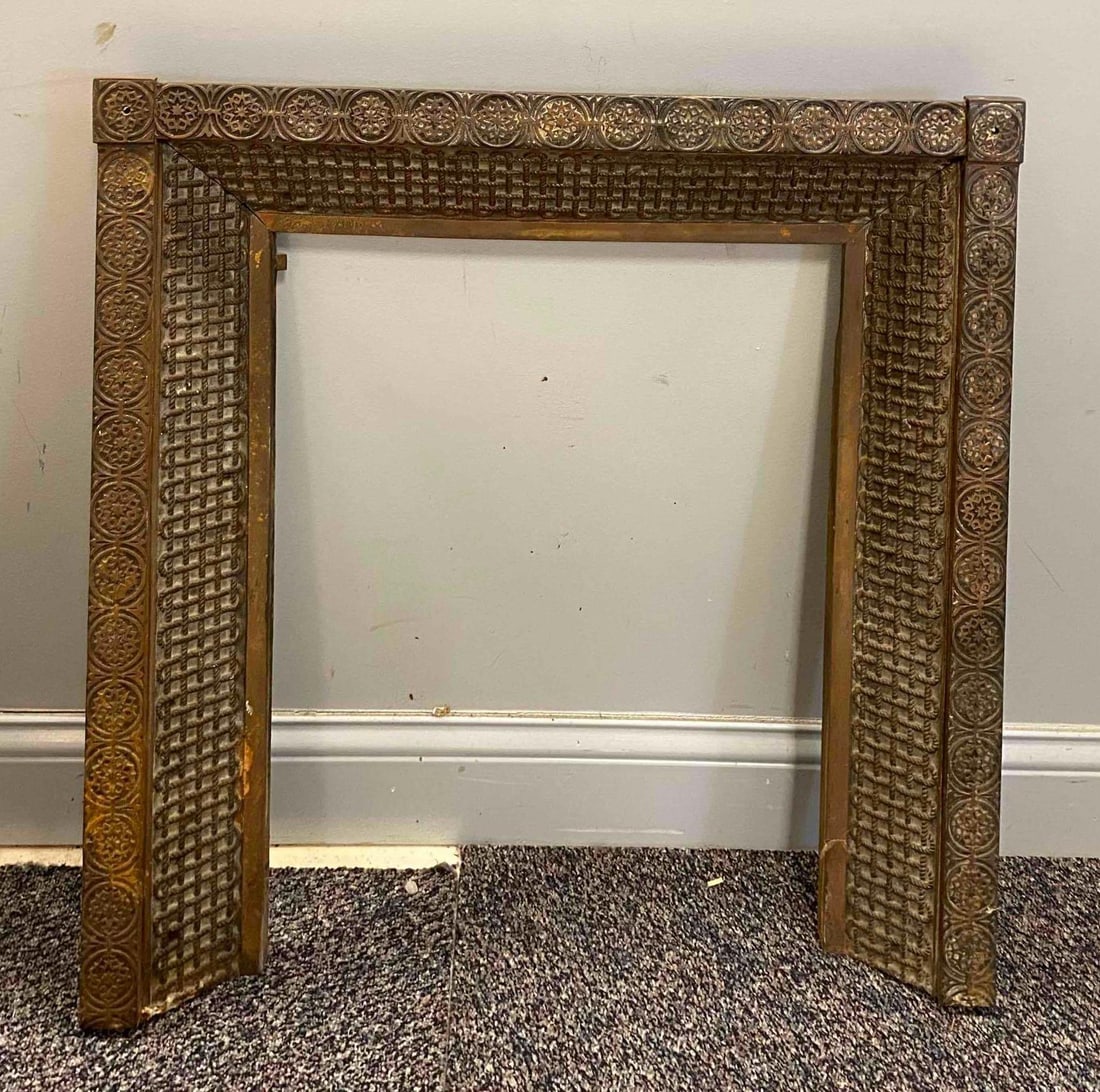 Vintage Cast Iron Fireplace Surround (1 of 3)