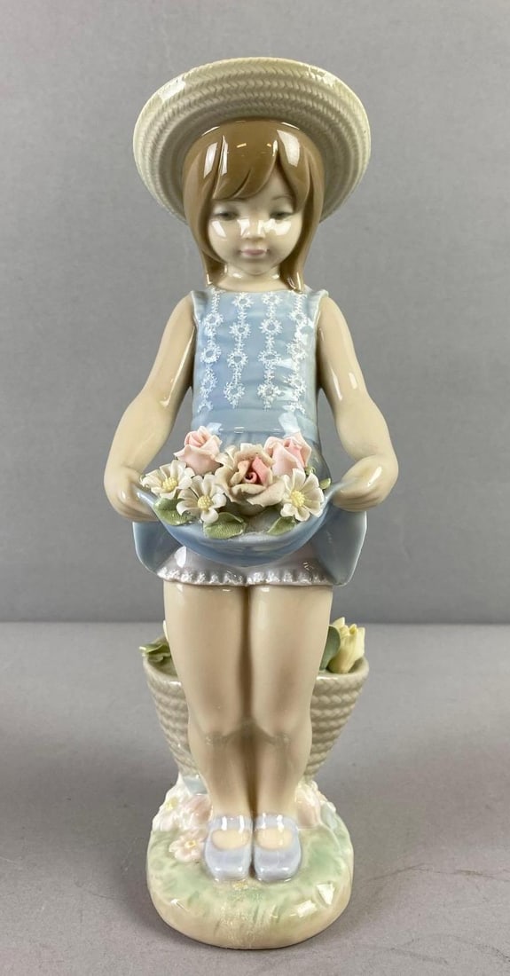 Handmade Lladro My Flowers Porcelain Figurine (1 of 5)