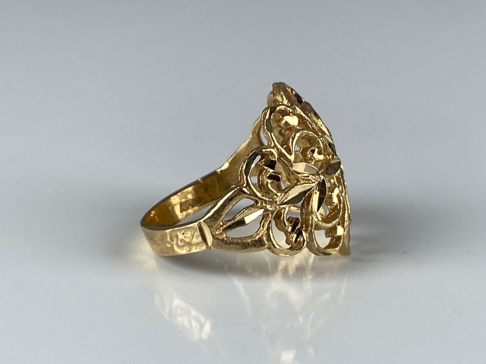 Signed 14K Yellow Gold Ring - 4