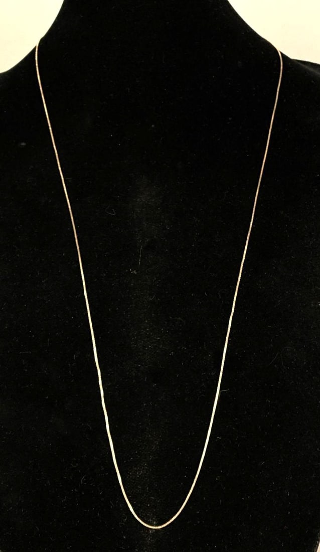 Signed Italian Sterling Silver Chain Necklace: Measures 33” in length