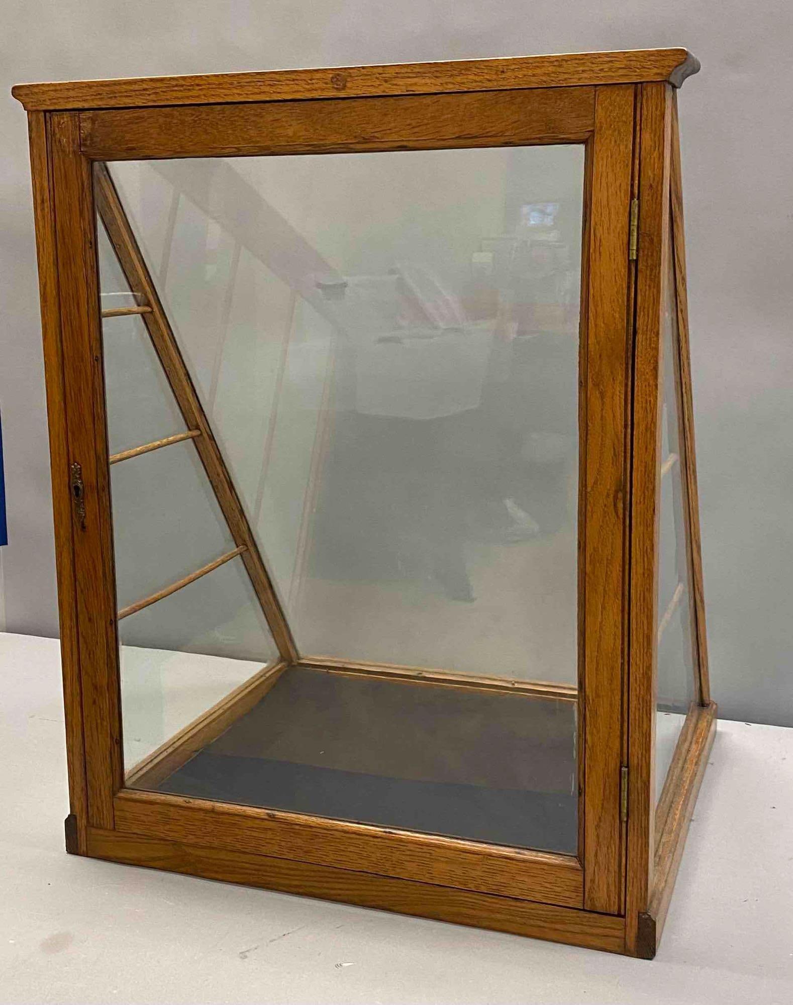 Antique Simmons Hardware Co. Tabletop Showcase - 4