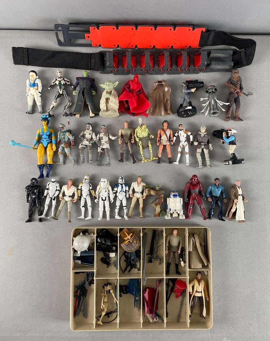 Group of Star Wars Action Figures and More (1 of 3)