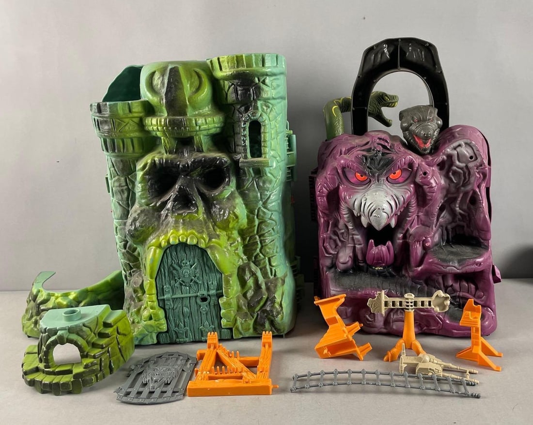 Group of 2 1980s Mattel Masters of the Universe Playsets (1 of 4)