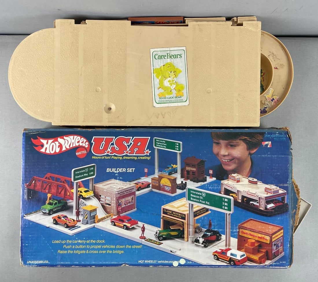 Group of 2 Mattel Hot Wheels Playsets (1 of 4)