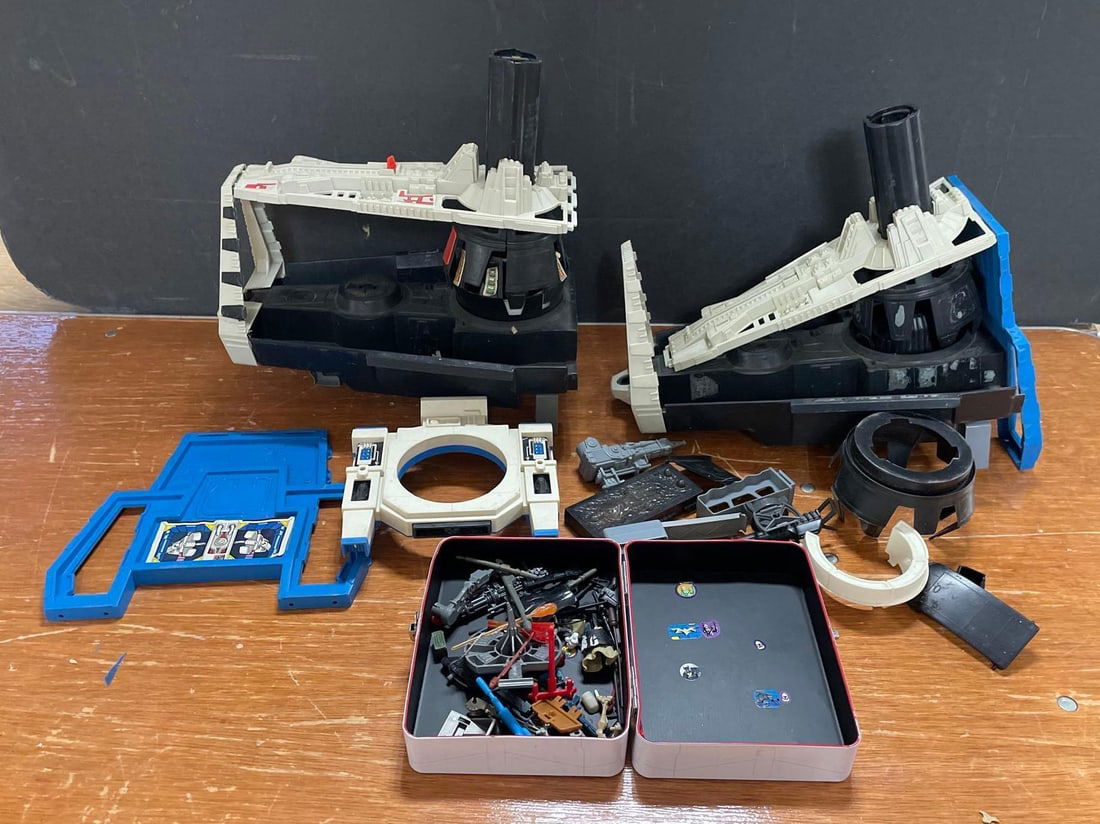 Group of Kenner Star Wars Items (1 of 3)