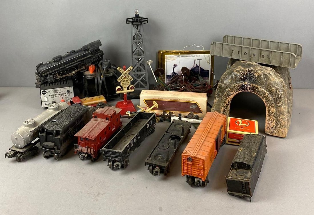 Group of Assorted Train Items (1 of 3)