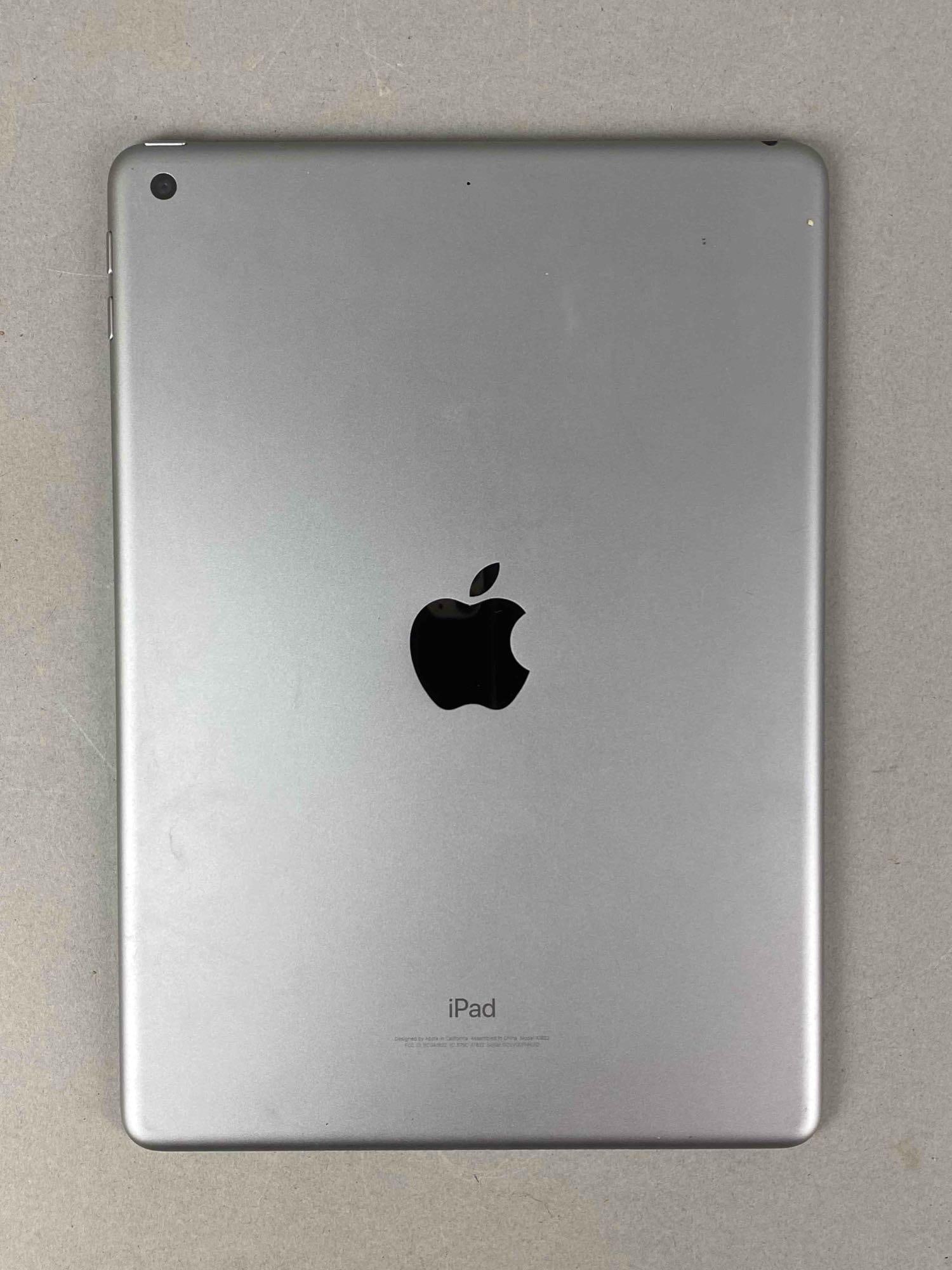 LOCKED Apple Ipad Model A1822 - 3