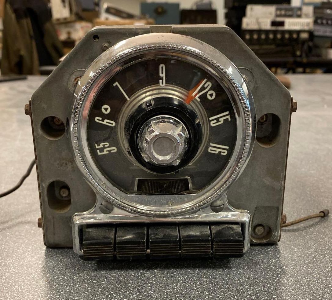 Vintage 1955 Ford Motor Company AM Car Radio (1 of 3)