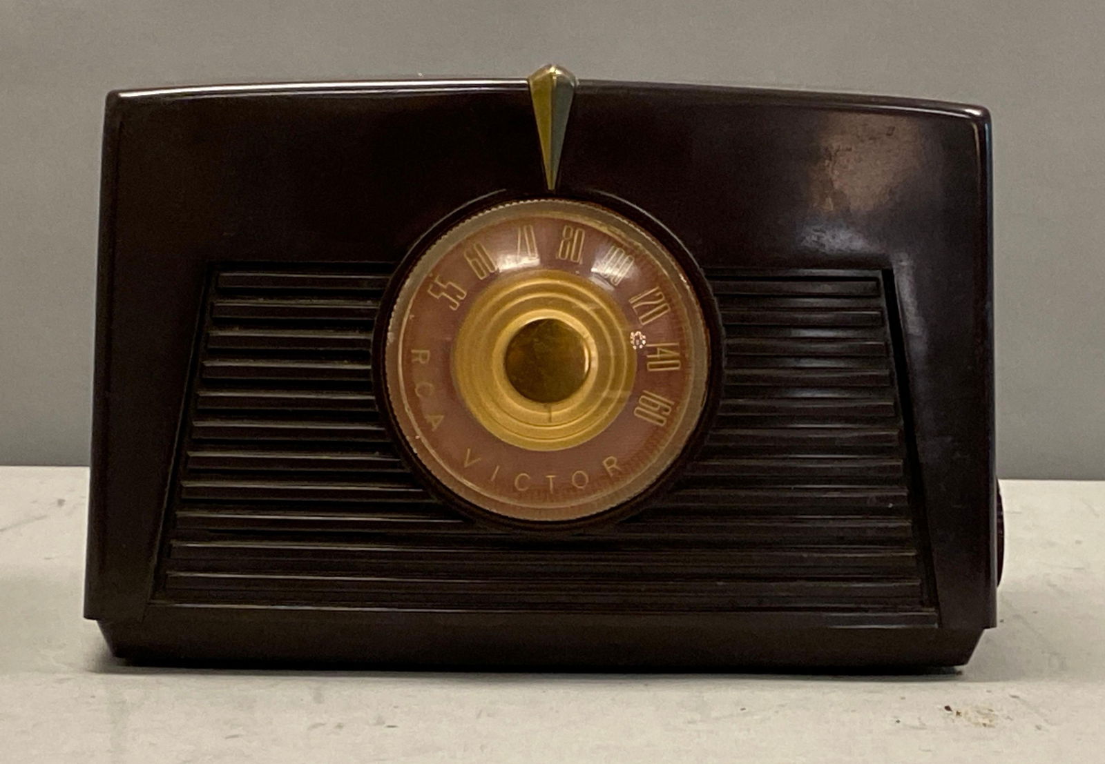 RCA Victor 8-X-541 Tube Radio (1 of 3)